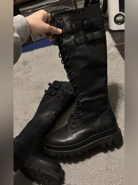 Milano Black Women's Lace-Up Boots